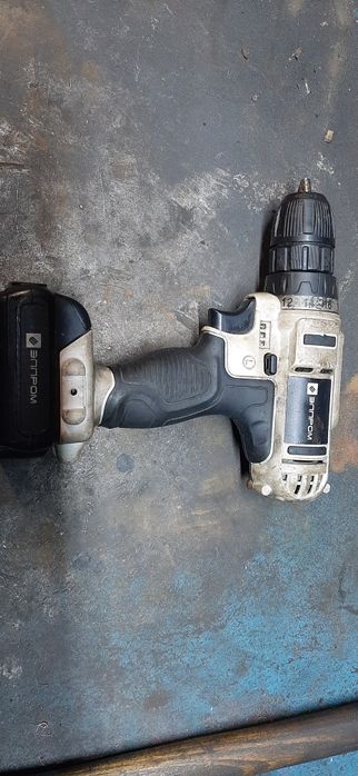 Шуруповерт б.у  12v