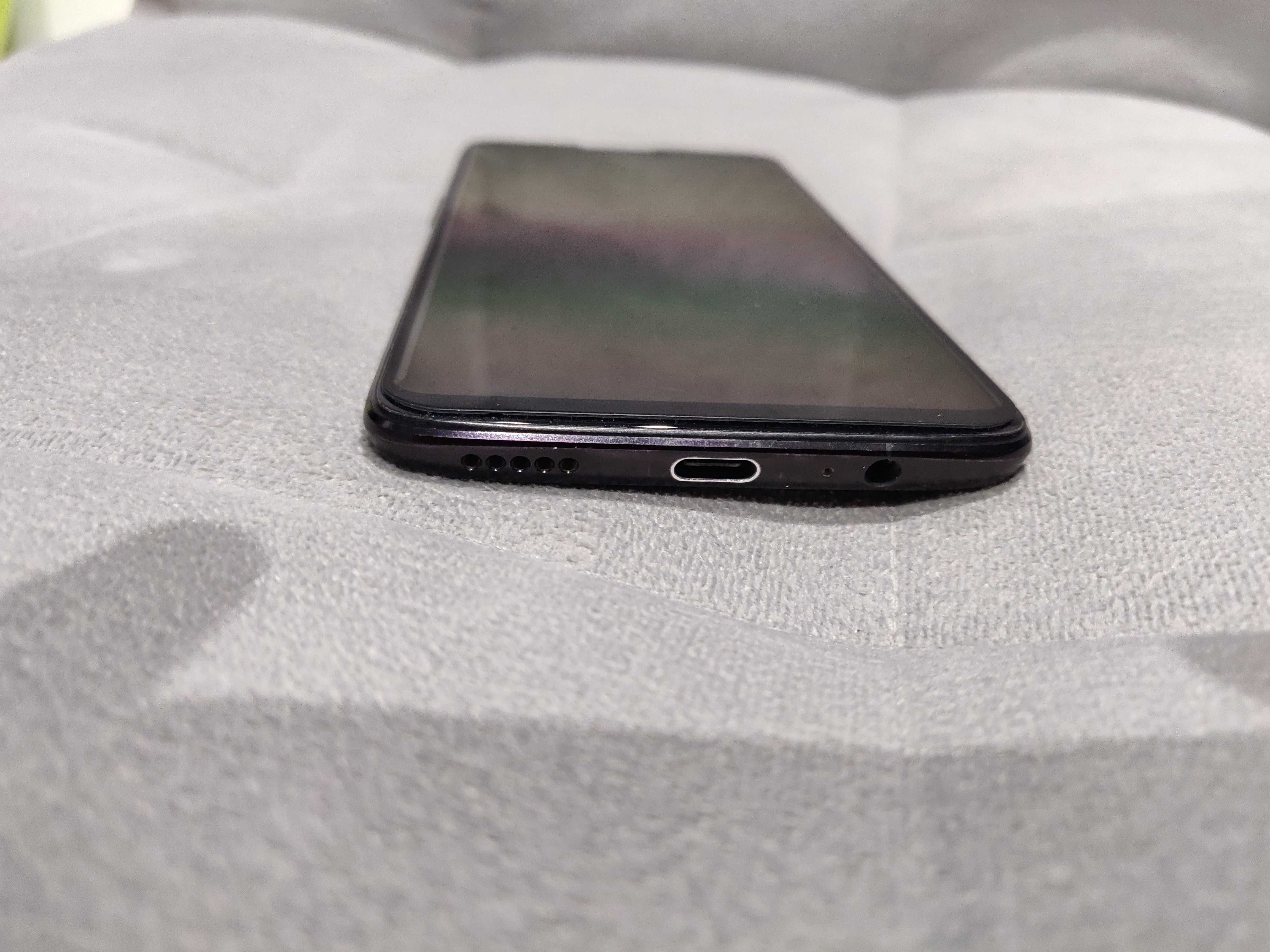 Смартфон OnePlus 6 8/128гб 16+20 камера Android 11 Snapdragon 845