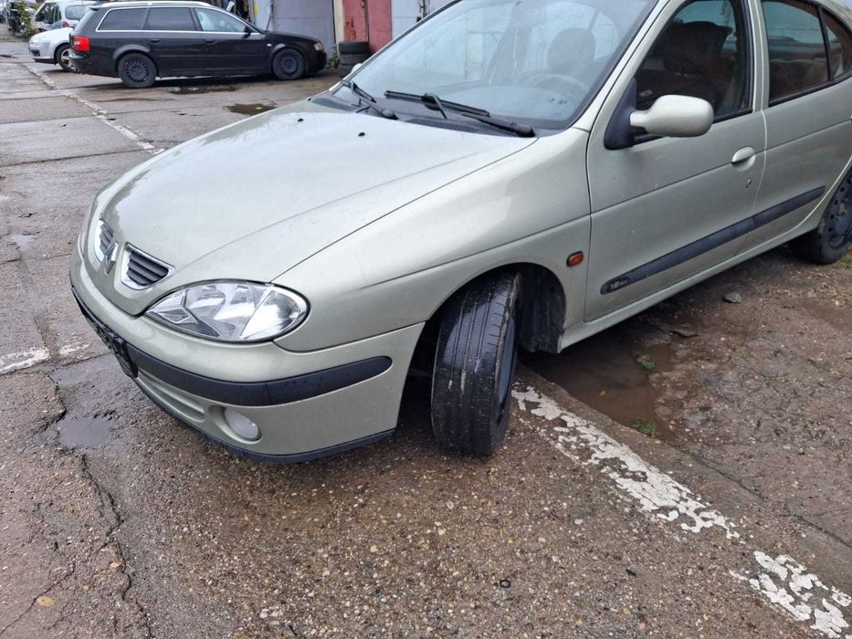 Renault Megane 2002 rok 1.6 benz maska MV931,dużo części ,silnik 60tys