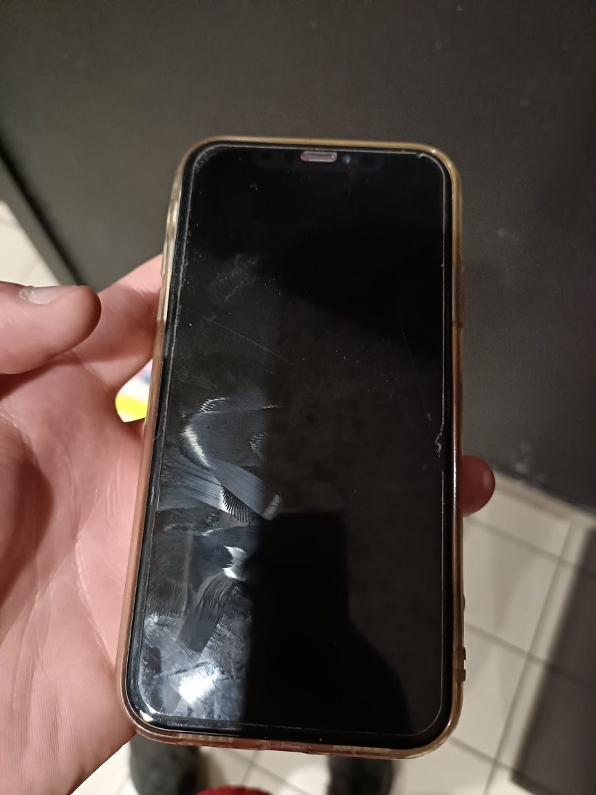 Vendo iPhone XR 64G  - livre