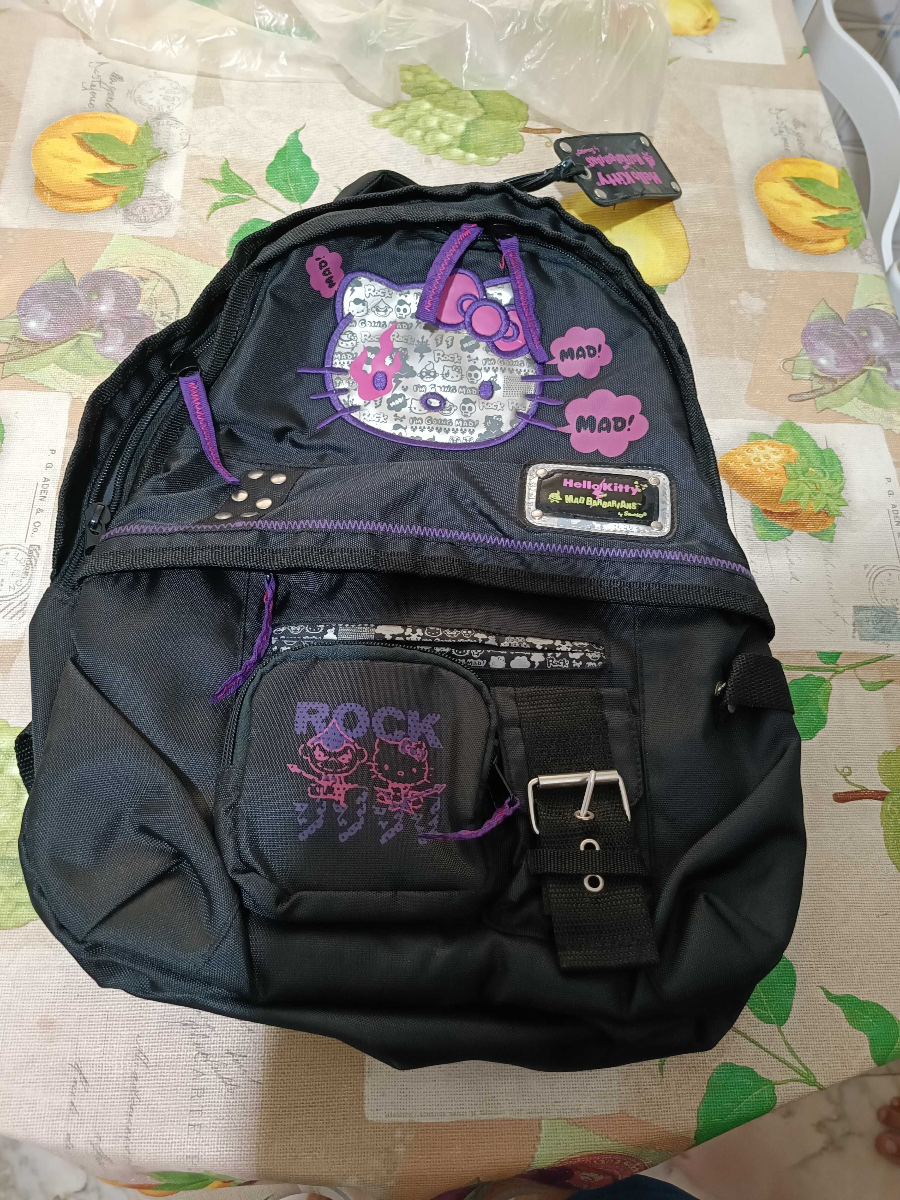 mochila da hello kiti nova