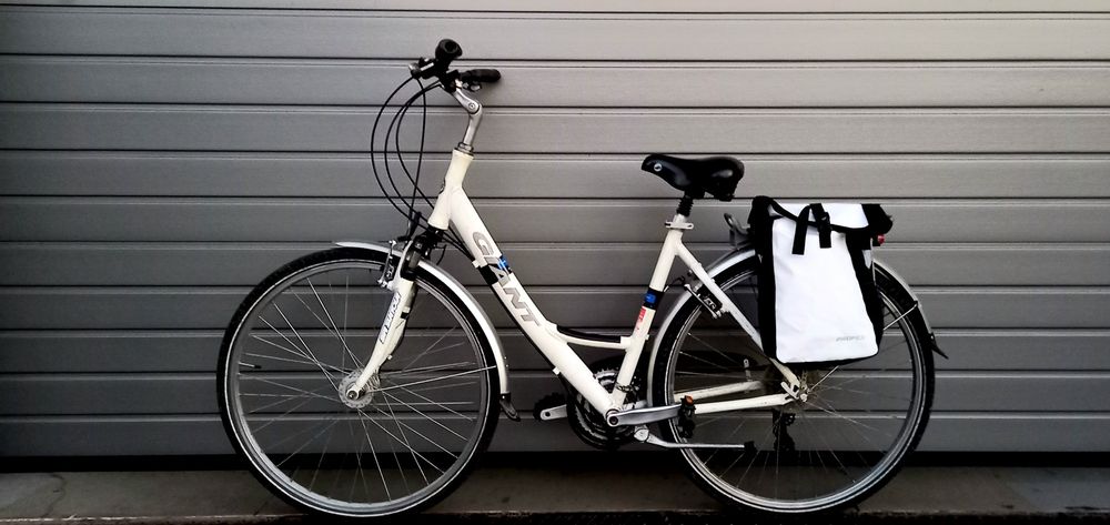 piękny WYGODNY damski rower trekkingowy miejski GIANT 28 Igła !