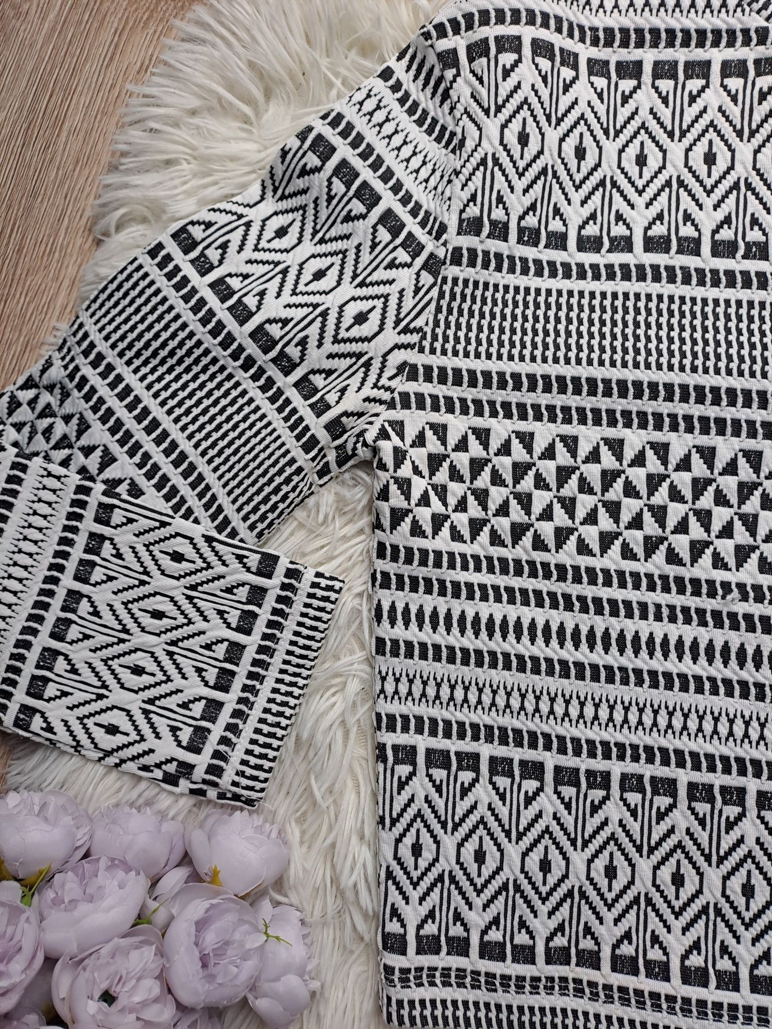 Półgolf Czarno-Biały | Haftowany Wzór Aztecki Vintage | Rozmiar S/XS |
