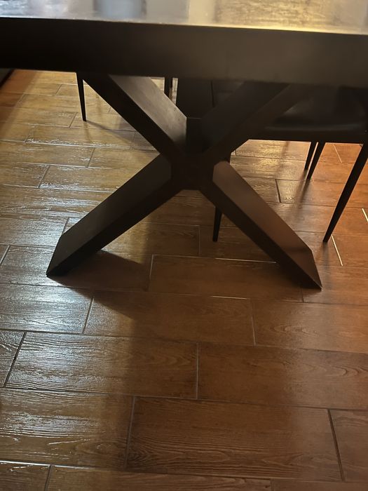 Mesa de sala de jantar com oferta de 3 cadeiras