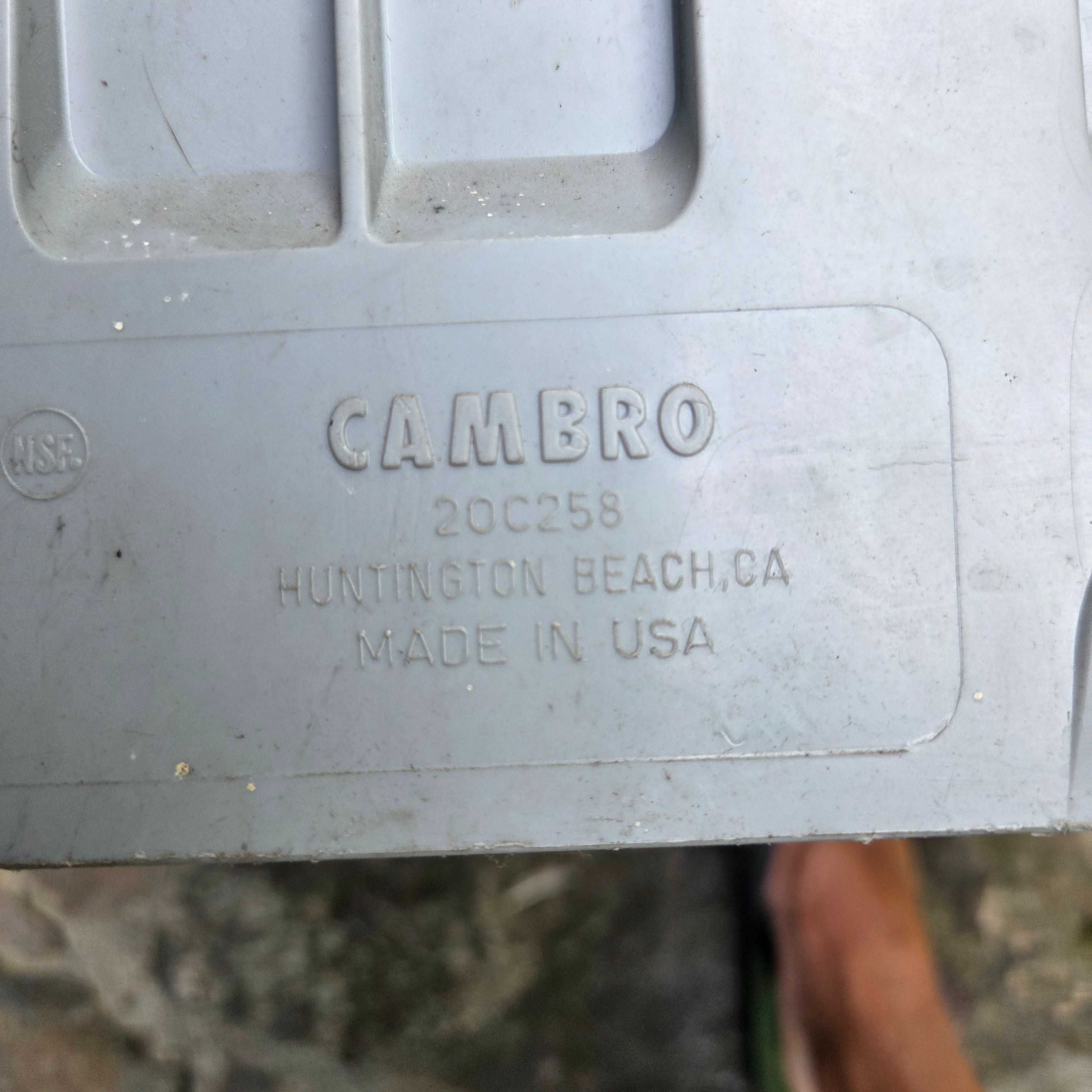 Kosz na kubki Cambro 7szt.