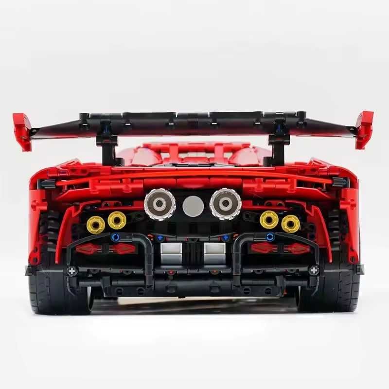 Конструктор Technic Ferrari SF90. Масштаб 1:8. 4260 деталей. У коробці