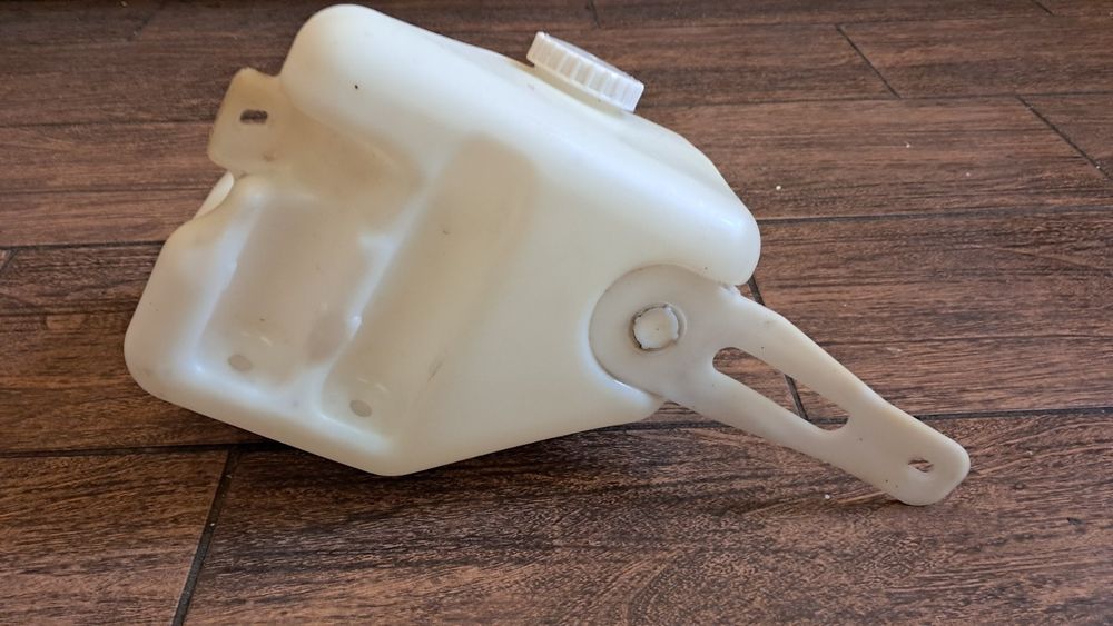 Бачок омывателя Ваз 1118,1117,1119 Калина ( под 2 мотора)