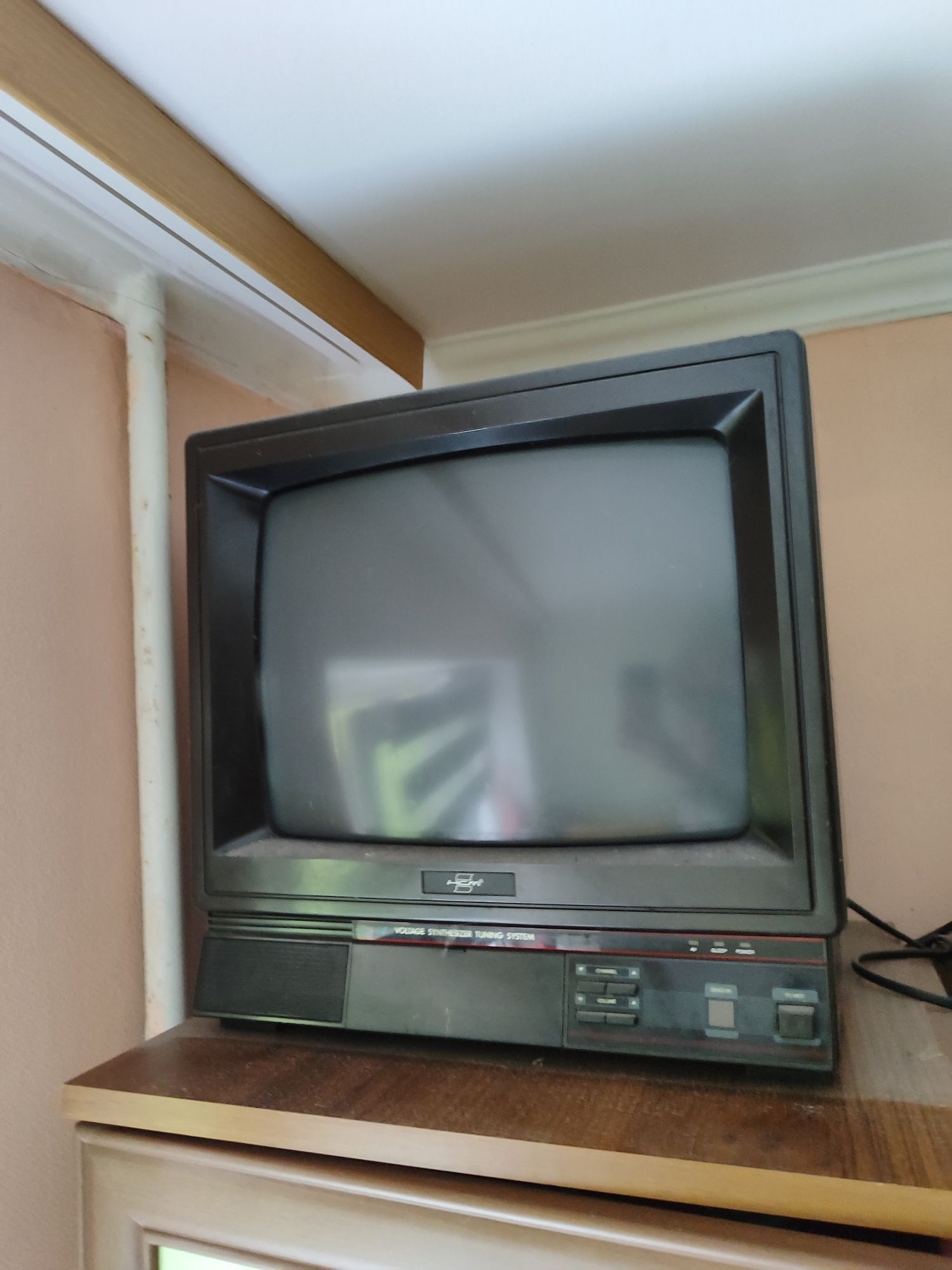 Продам телевизор 35 деоганаль