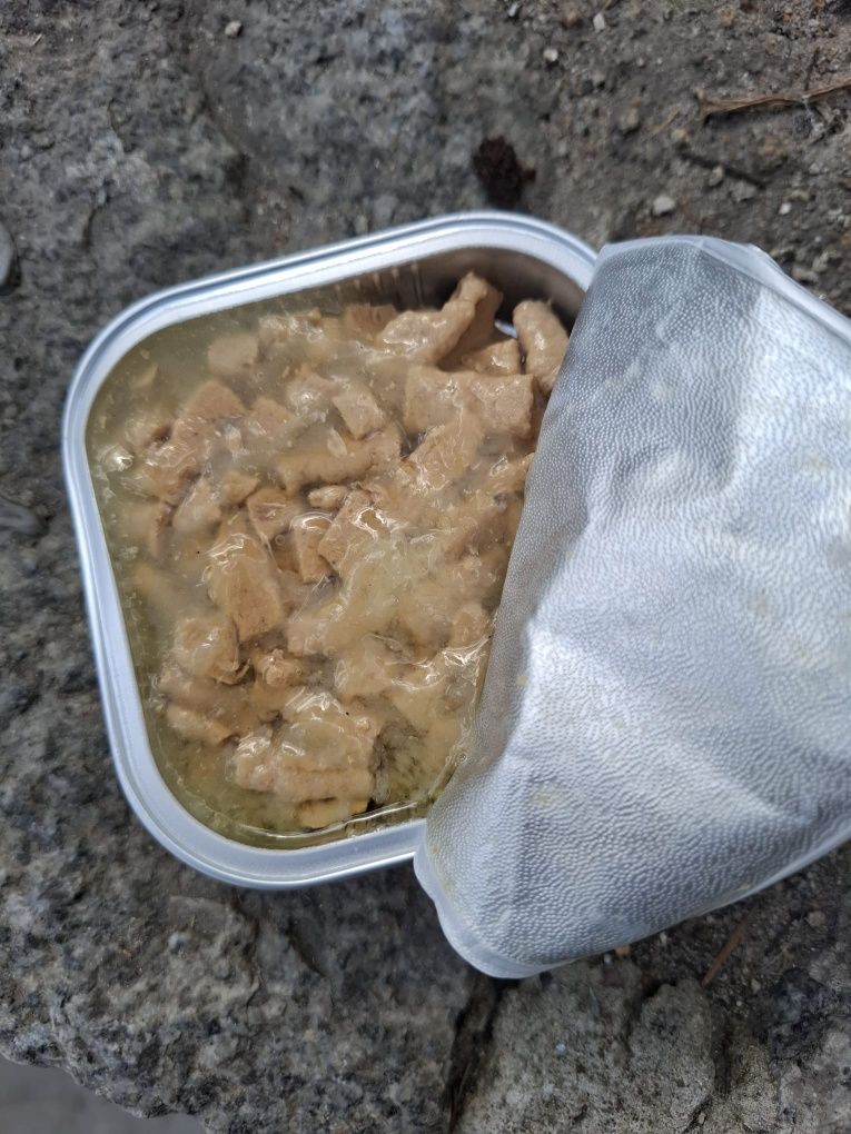 100 szt.Karma dla kota.Kawałki w sosie