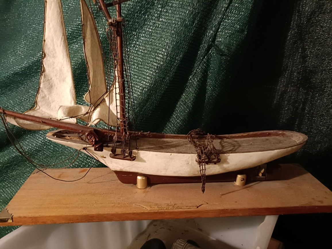 3 Barcos em madeira feitos á mão para recuperar  tudo por 70€
