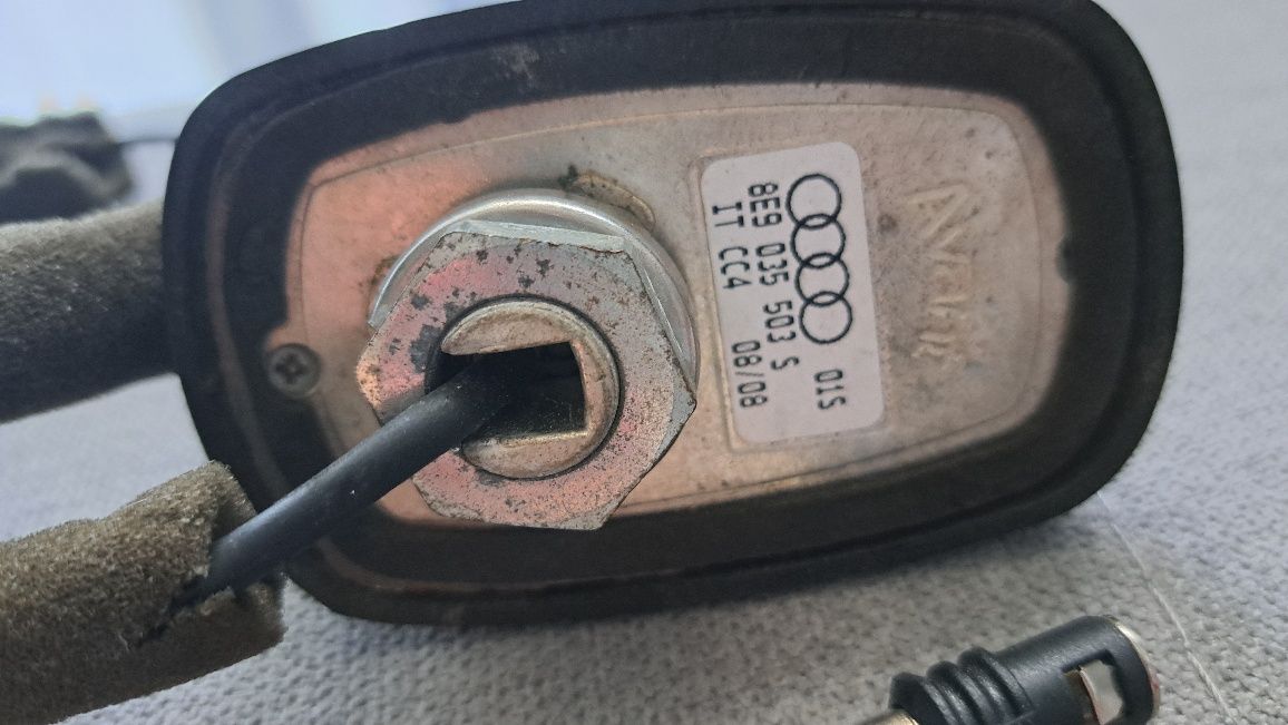 Antena dachowa Audi A4 B6 rekinek