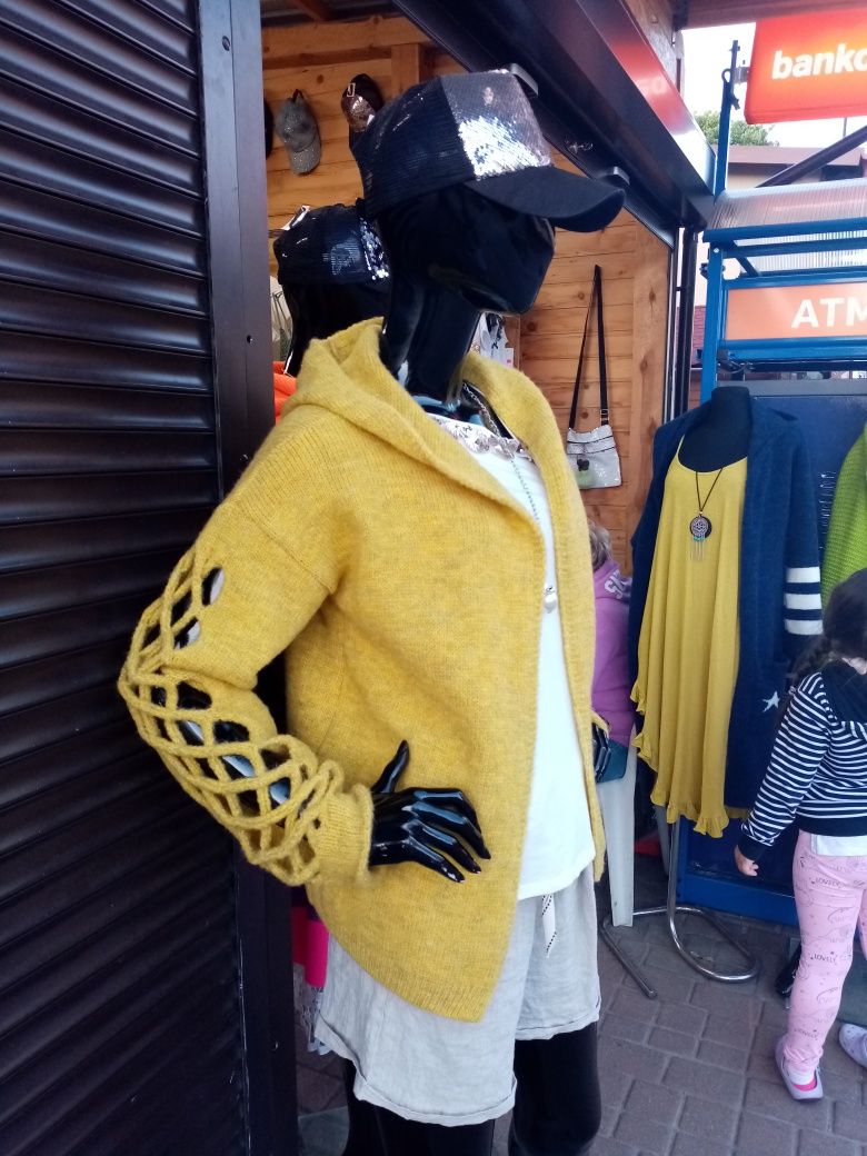 Modny  nowy sweter wełna i angora