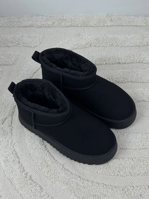 Уги жіночі чорні замшеві