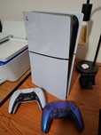 Playstation 5 com dois comandos originais