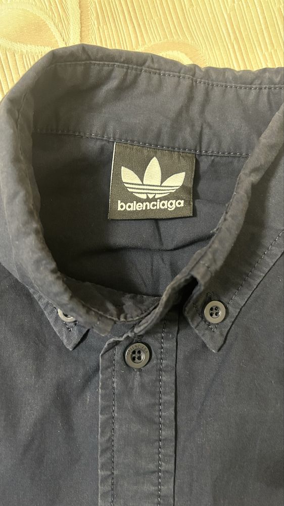 Camiseta Balenciaga - Nova com Etiqueta