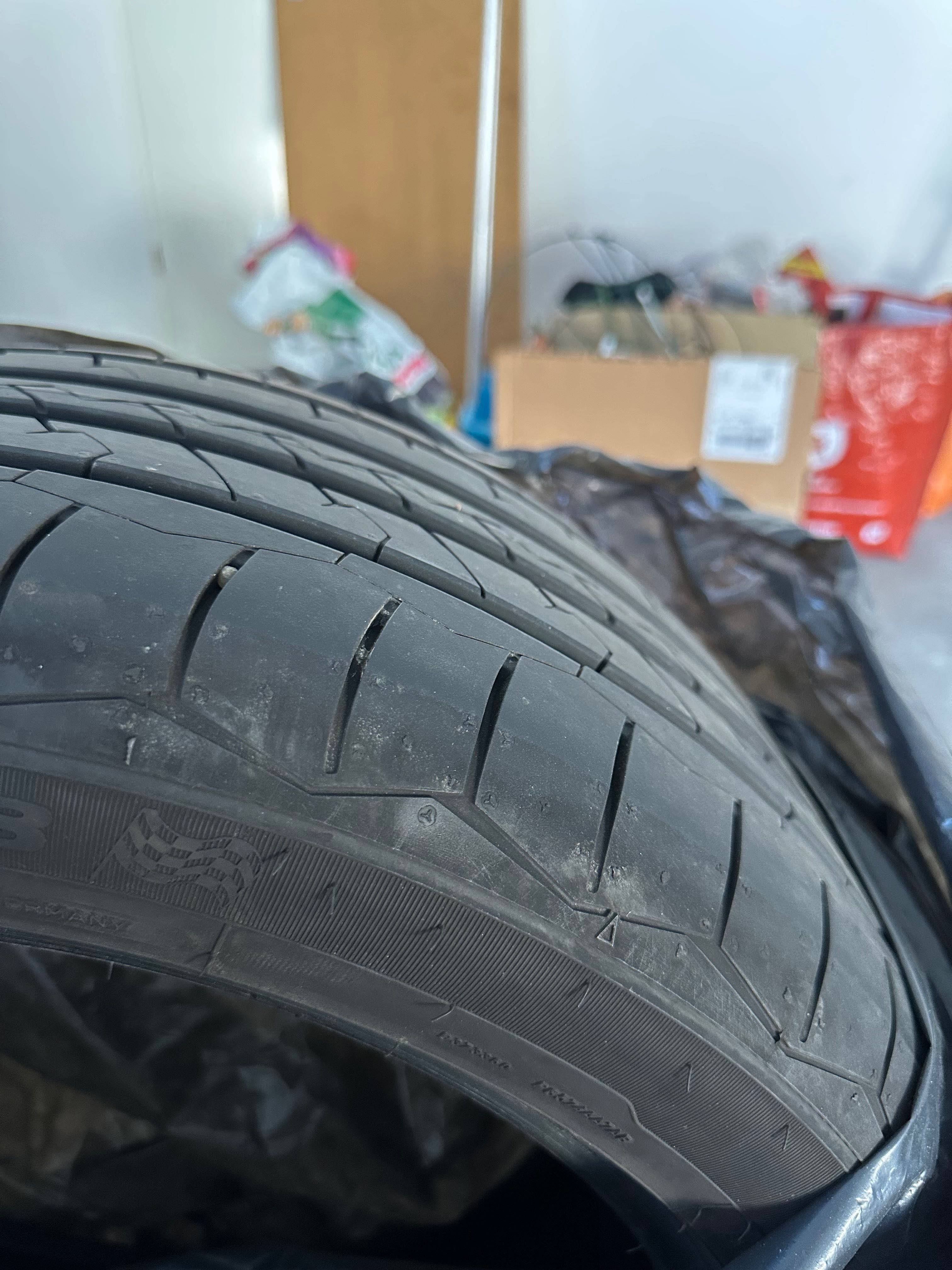 Sprzedam 2 opony Dębica 245/45/18R