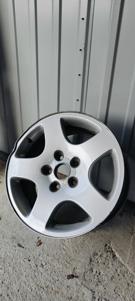 Felga aluminiowa 16 cali VW Audi 1 sztuka.