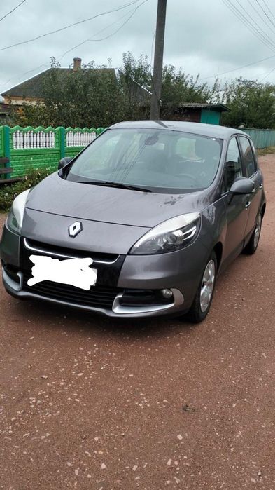 Авто  Renault Scenic 2013