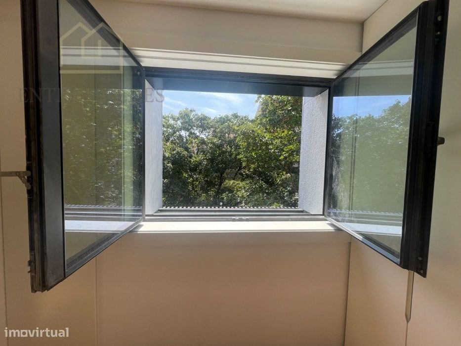 Apartamento T0 novo, com arrumos, para comprar no Bairro do Bonfim ...