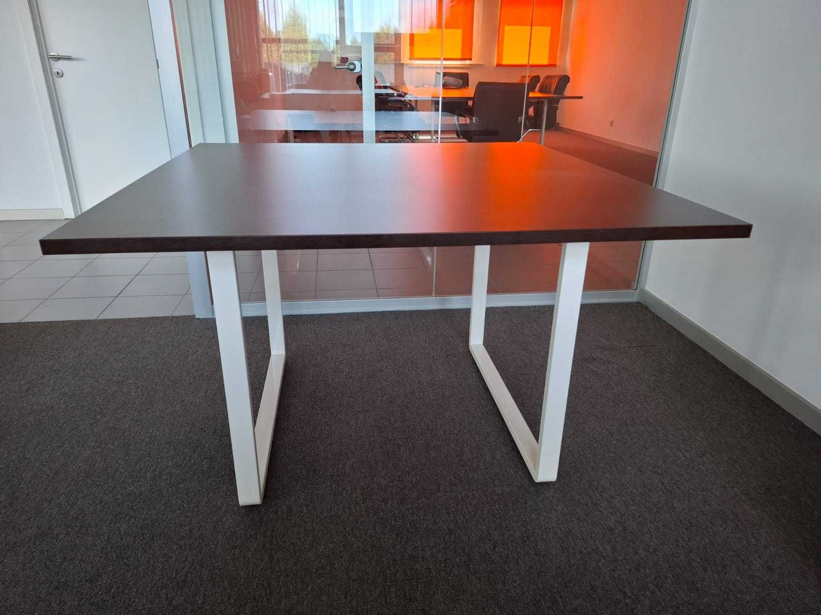 Mesa de Reuniões - Ideal para Escritórios