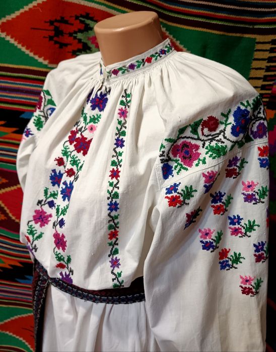 Старовинна сорочка вишита Давня вишиванка Автентична жіноча сорочка
