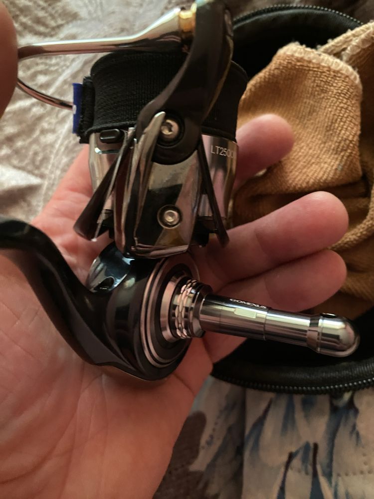 Reel stand (рілстенд) упор для катушок shimano daiwa