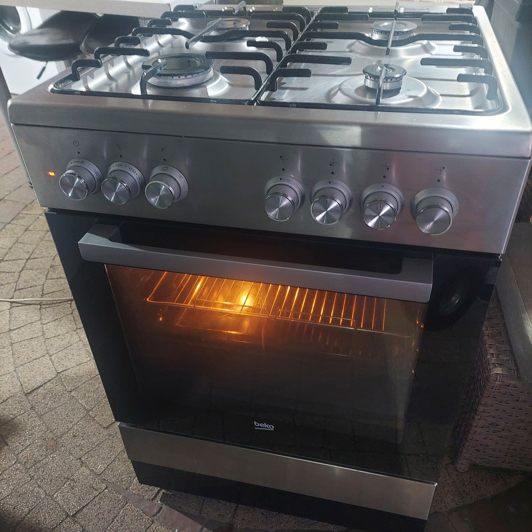 Kuchenka indukcja Srebrna z termoobiegiem