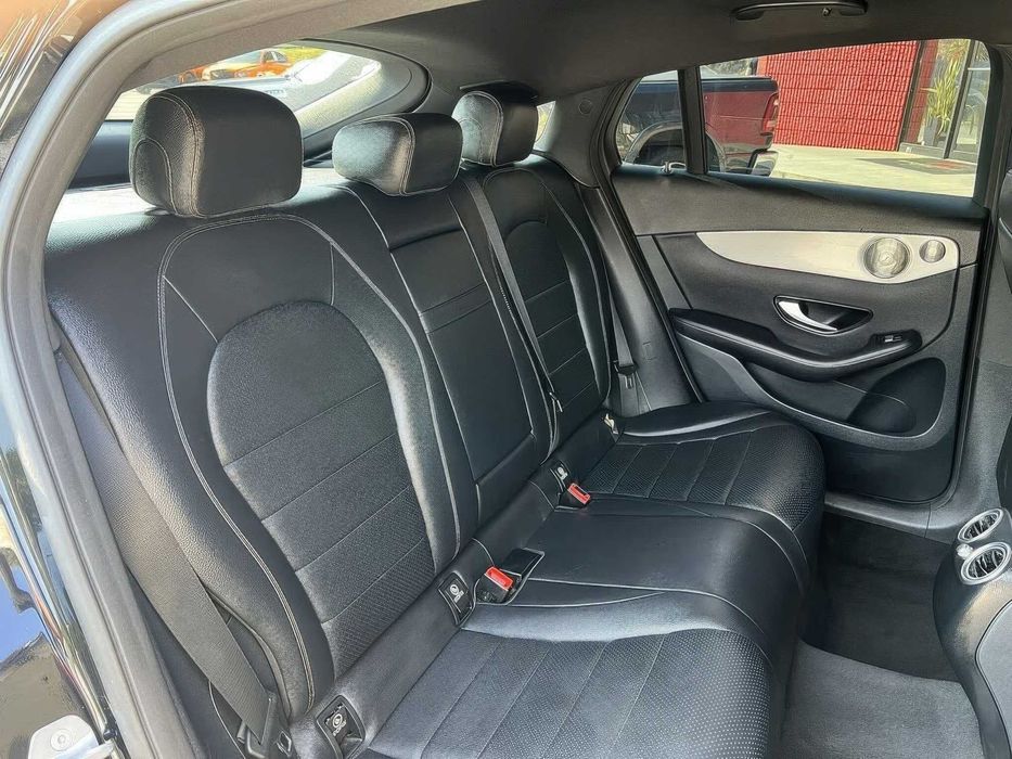 Mercedes-Benz GLC 300 Coupe 4MATIC      2021