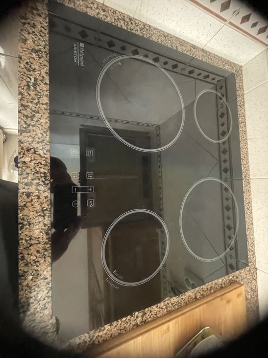 Placa induçao Ariston em estado quase novo a funcional plenamente