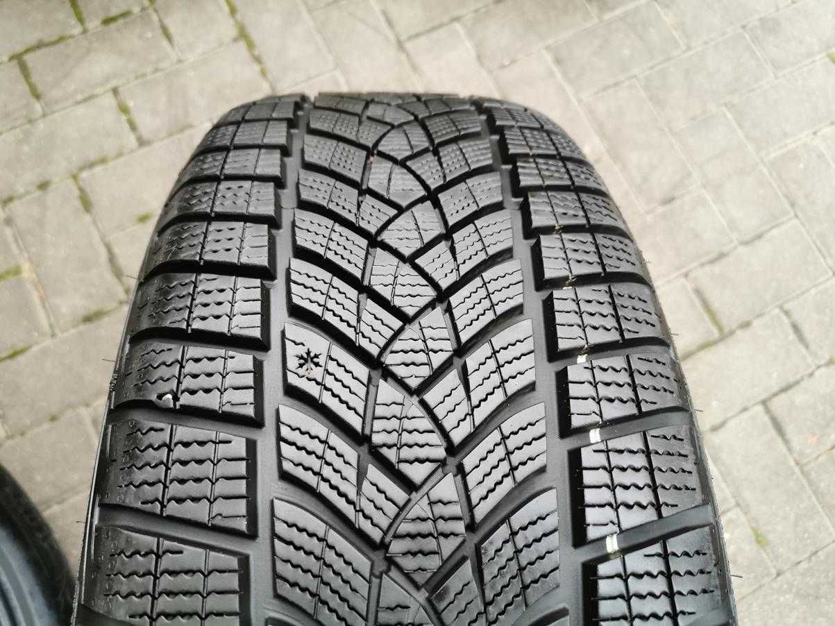 215/55 95T R18 GOODYEAR UGP GEN-1 SUV 8mm 2020r Zimowe Opony 4szt