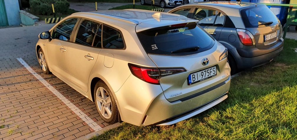 Toyota Corolla 1.8 Hybryda 2021 Salon PL 1-wszy wlaściciel.