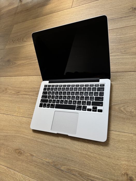 Macbook pro mid 2015 retina ssd 256 gb 8 озу в чудовому стані