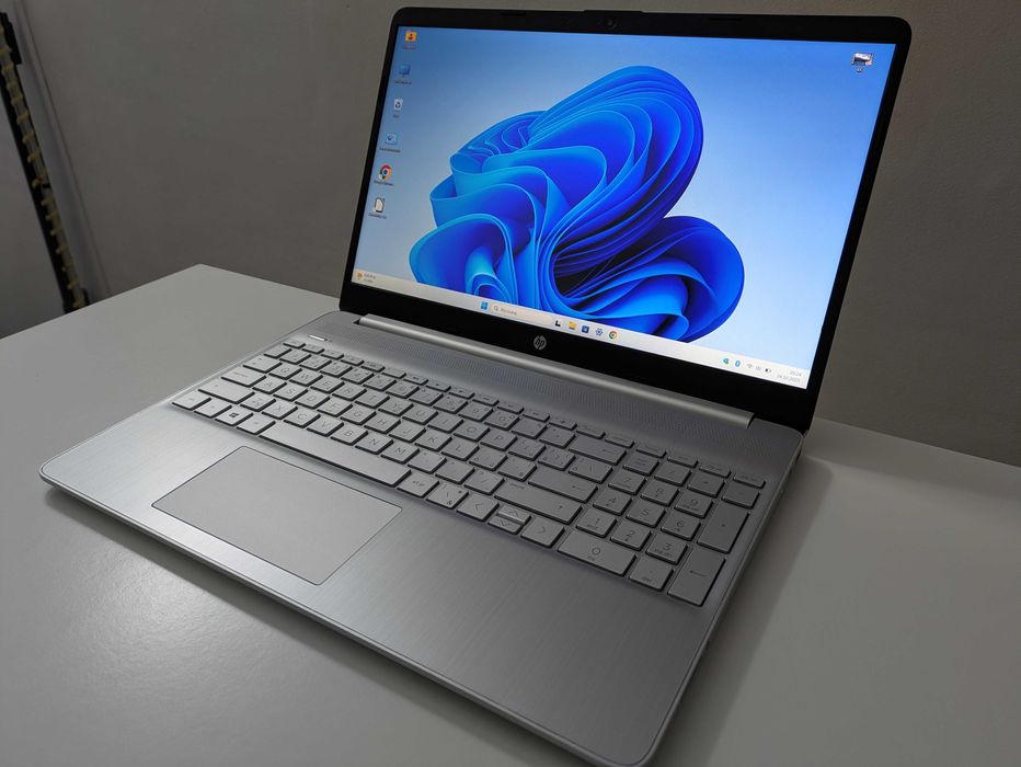Laptop Ultrabook FHD Jak Nowy Bateria 8h Win 11 16GB DDR4 USB-C SSD