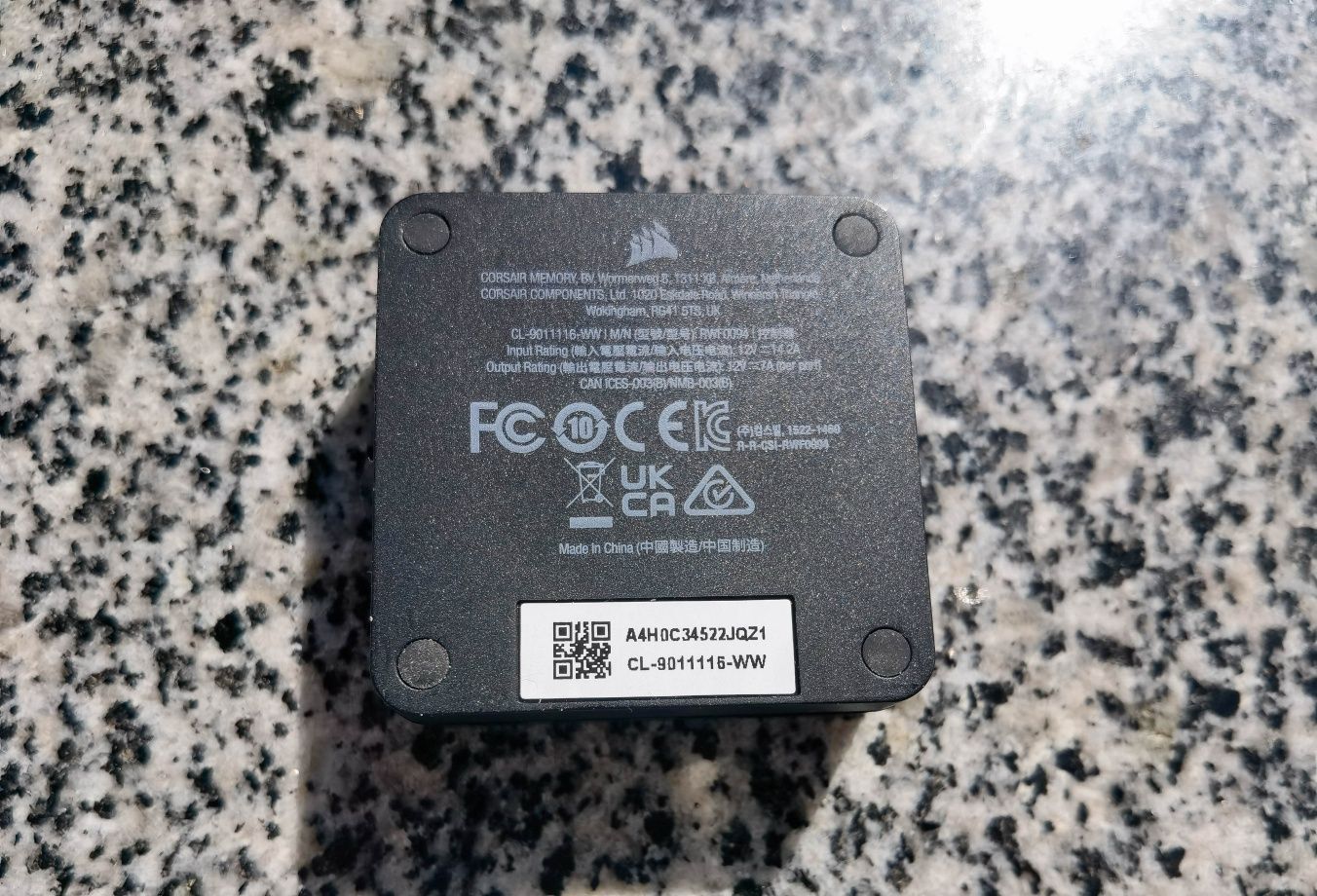 Интеллектуальный контроллер Corsair iCue LINK System Hub