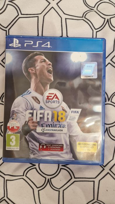 FIFA 18 na ps4 z naklejką licencyjną