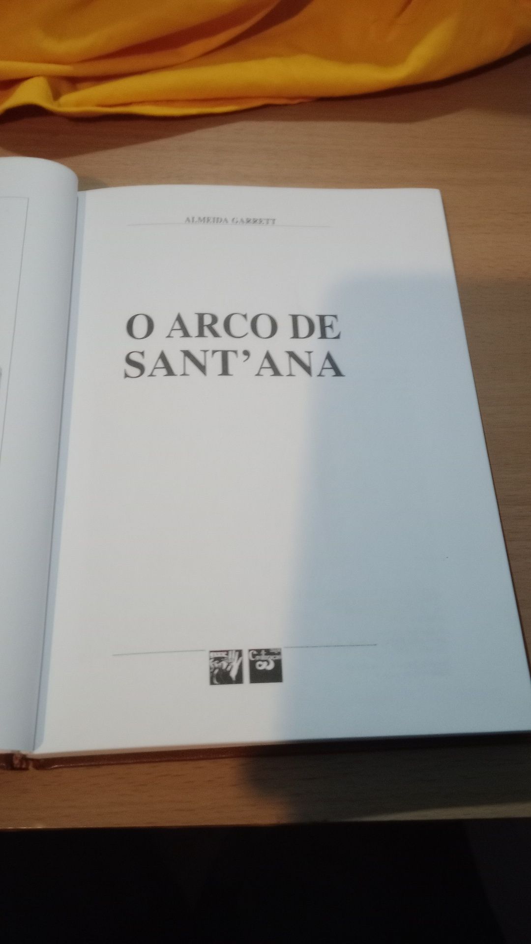 Livro Almeida Garrett antigo