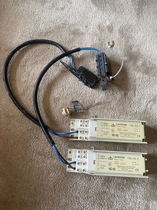 Transformadores 220V-12V + Lâmpadas Led LEXMAN