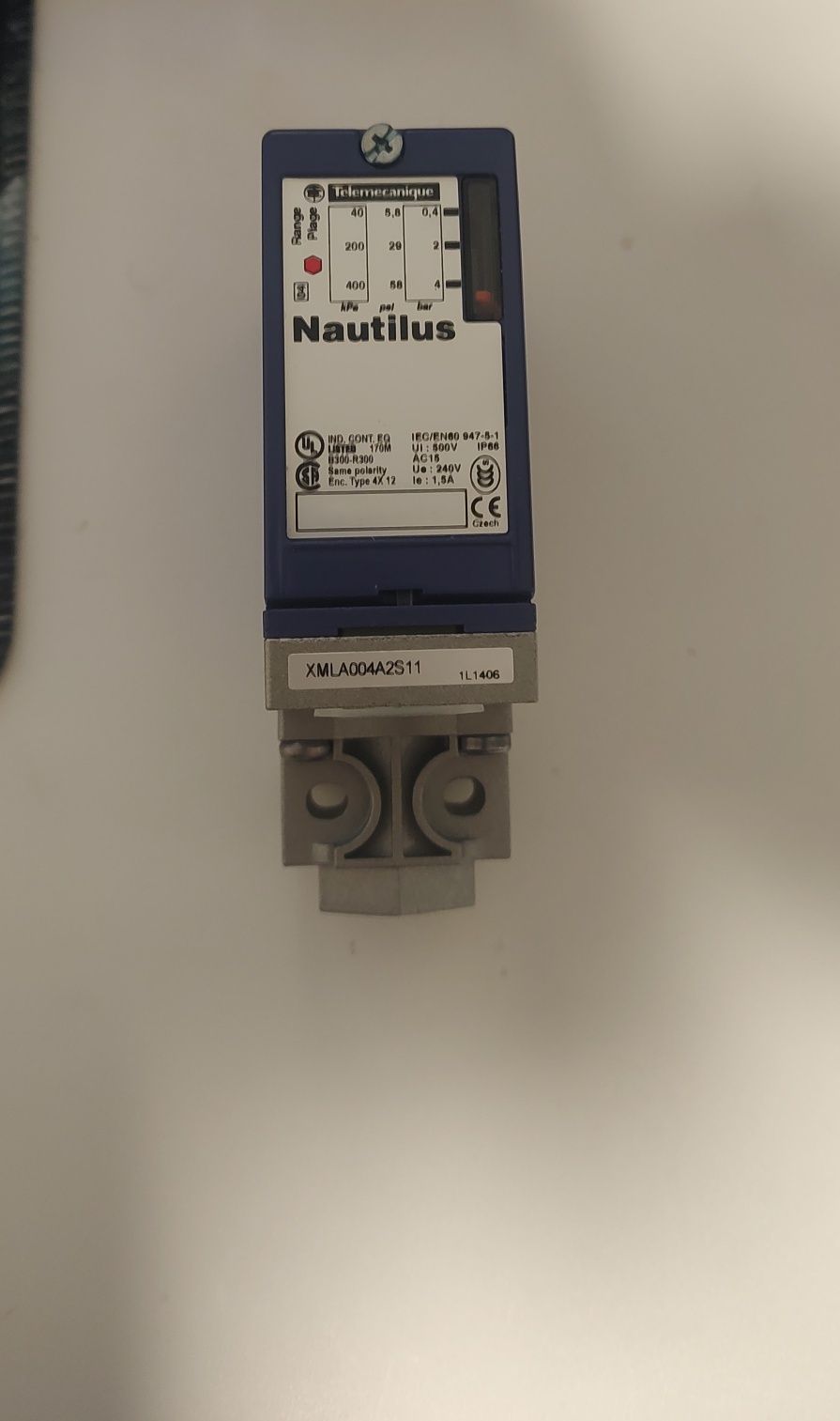 Czujnik ciśnienia telemecanique nautilus XMLA004A2S11