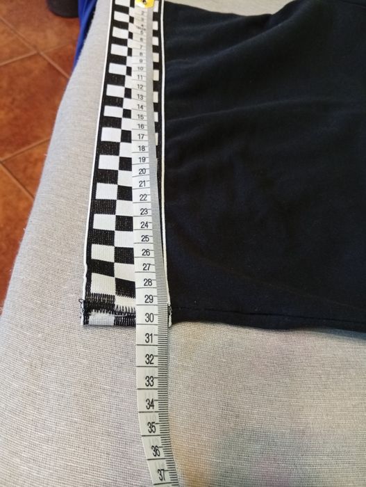 Krótka bluza z kapturem