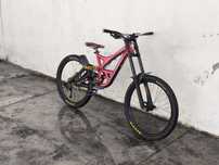 Bicicleta Downhill