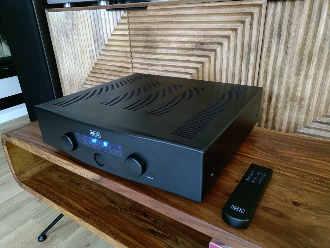 Wzmacniacz Hegel H100 fabryczny komplet