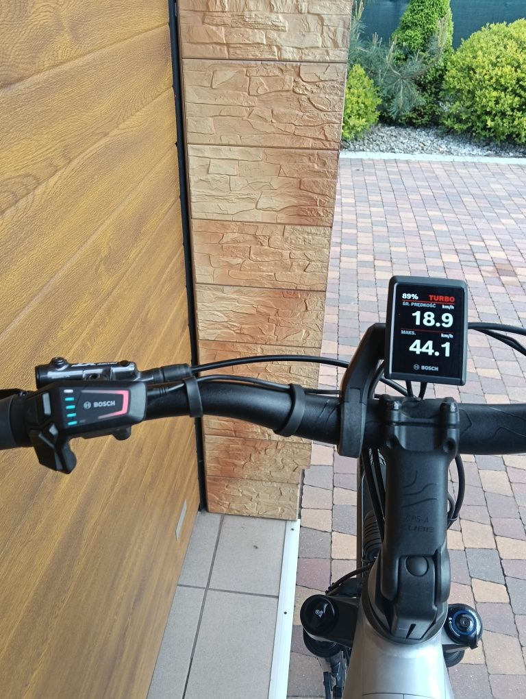 Rower męski elektryczny Cube Kathmandu SL
