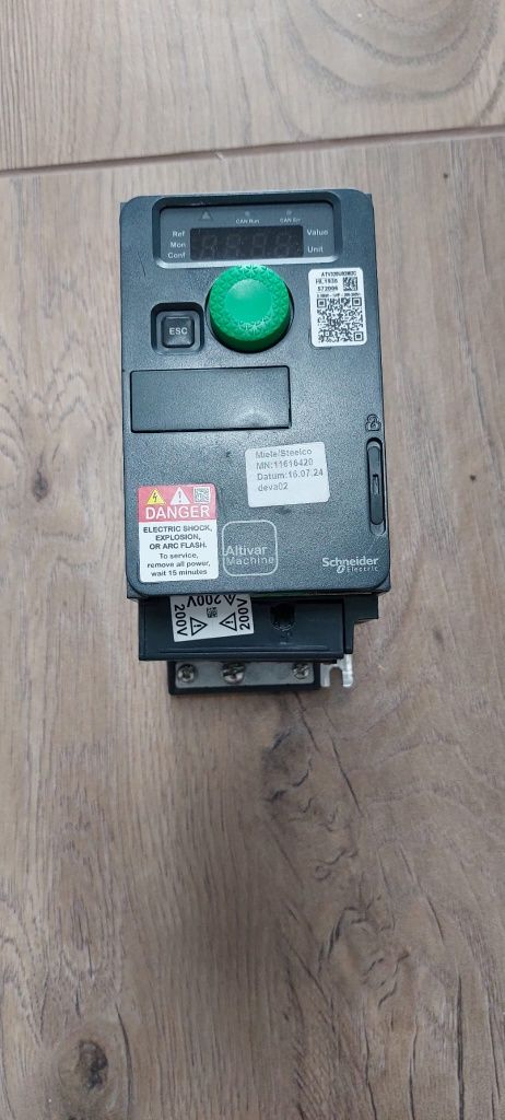 Falownik Schneider Altivar 320