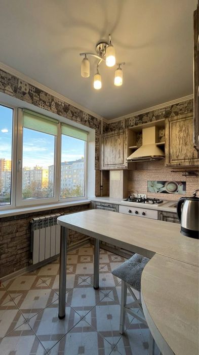 Здам трикімнатну квартиру в оренду в центрі міста Вишневе