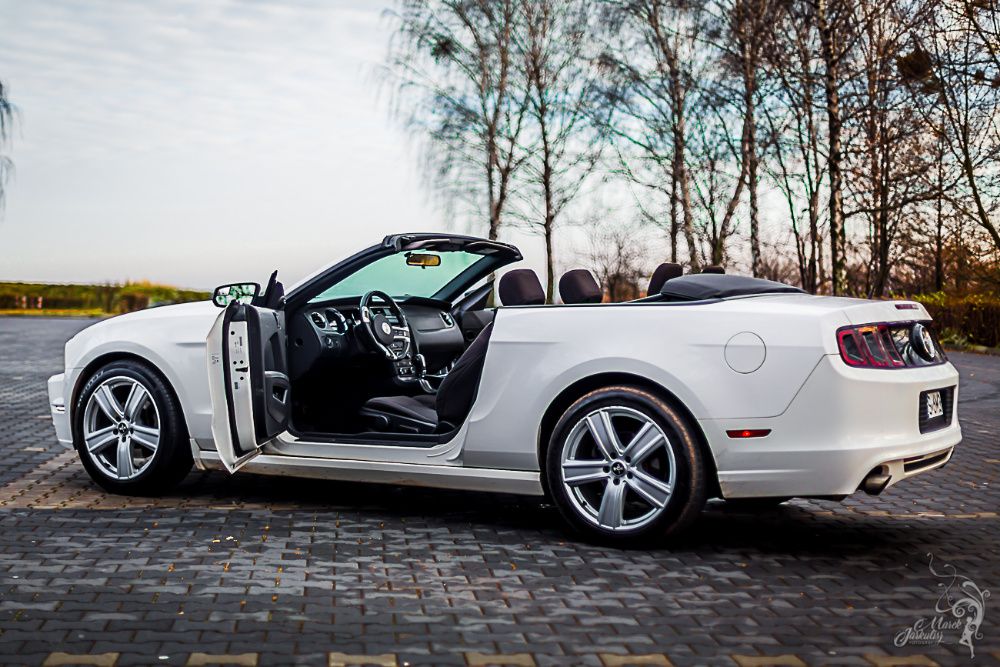 Mustang do ślubu Biały Ford Mustang Cabrio na Twój Ślub Wynajem