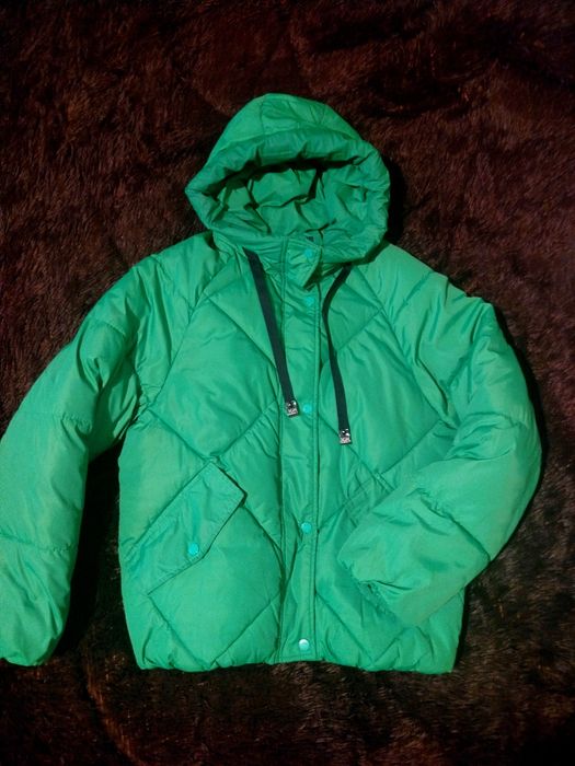 Курточка пуховик в чудовому стані