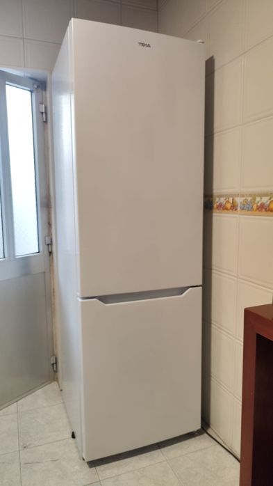 Frigorífico Combinado TEKA NFL 342 EU – Como Novo, 310L, No Frost