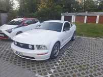 ford mustang gt v8