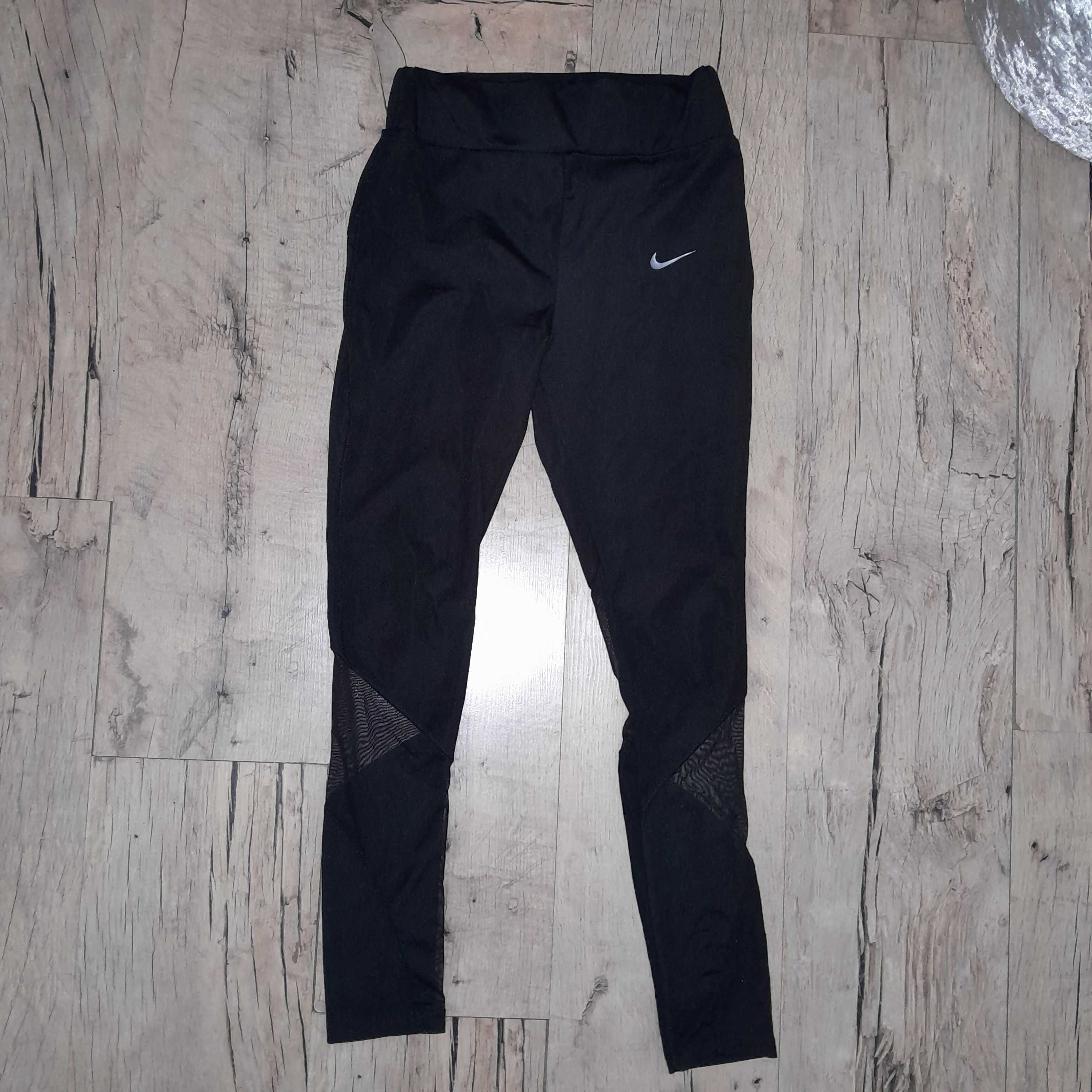 Czarne legginsy Nike XS (M)