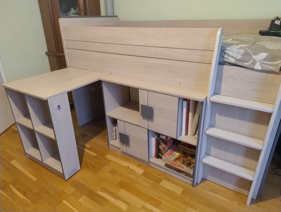 Łóżko z biurkiem i regałem GUMI